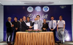 VJBA tham dự buổi lễ ký kết chiếc lược giữa Câu lạc bộ Kết Nối Doanh Nhân Việt Nam - Quốc Tế (VIENC) và PHI GROUP INC.